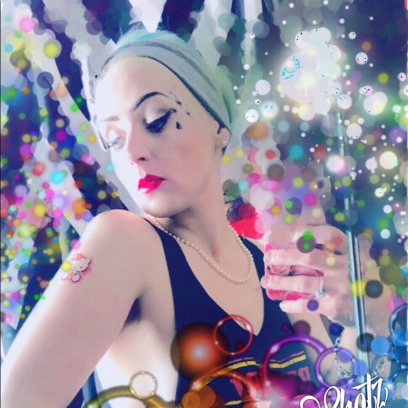 Meet your Posher, Michelle - Picture 1 of 1